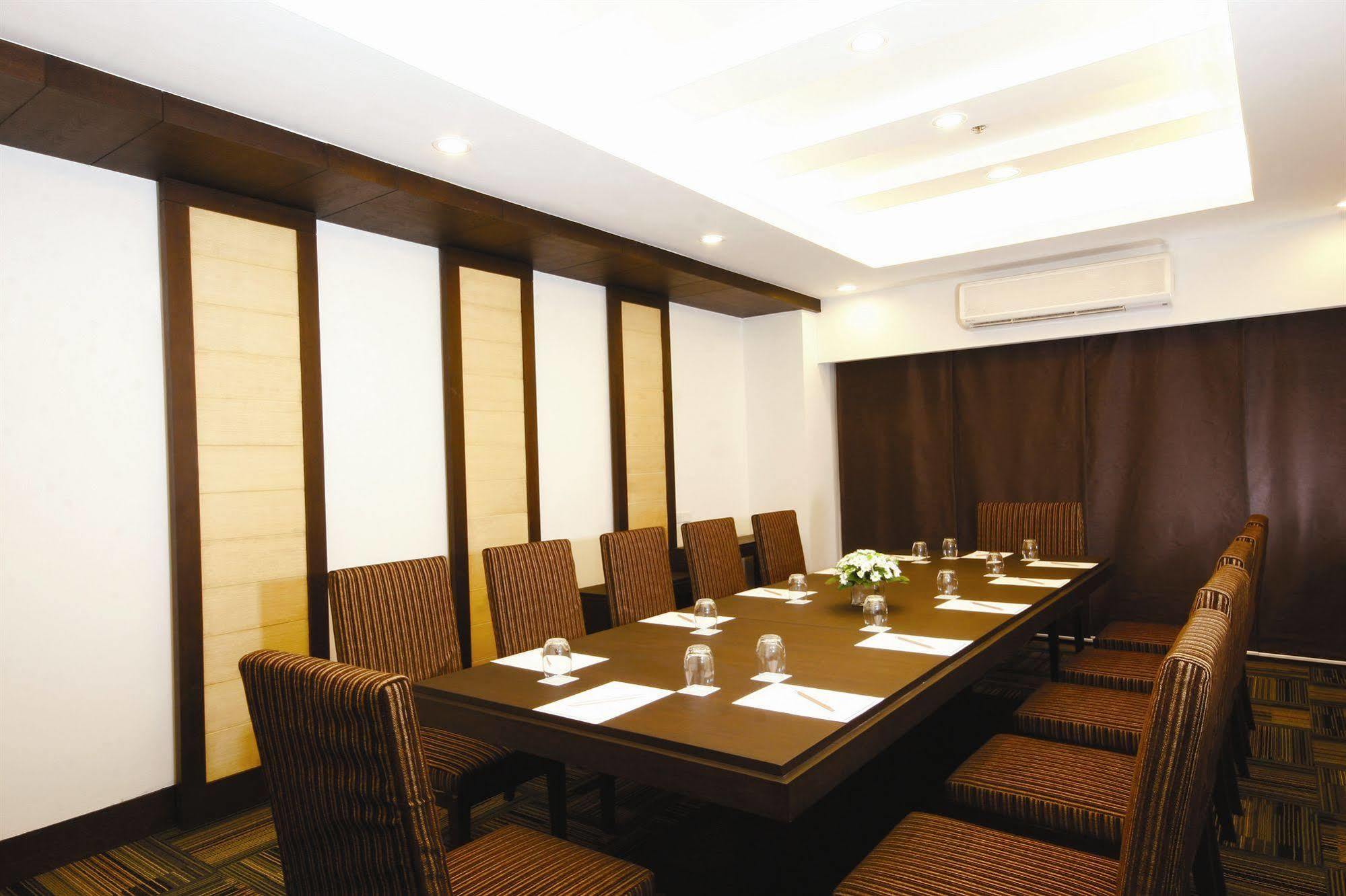 Kantary Hotel Kabinburi Buitenkant foto